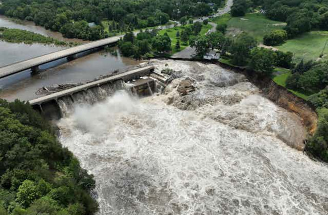 broken-dam-in-Mankato