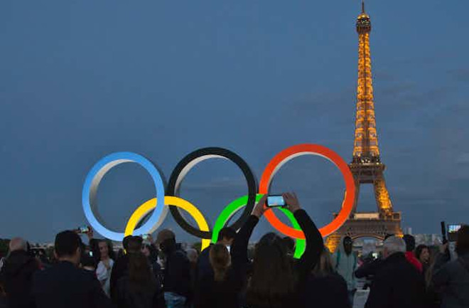 Olympic-symbol-by-effiel-tower