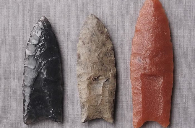 Replica Clovis points