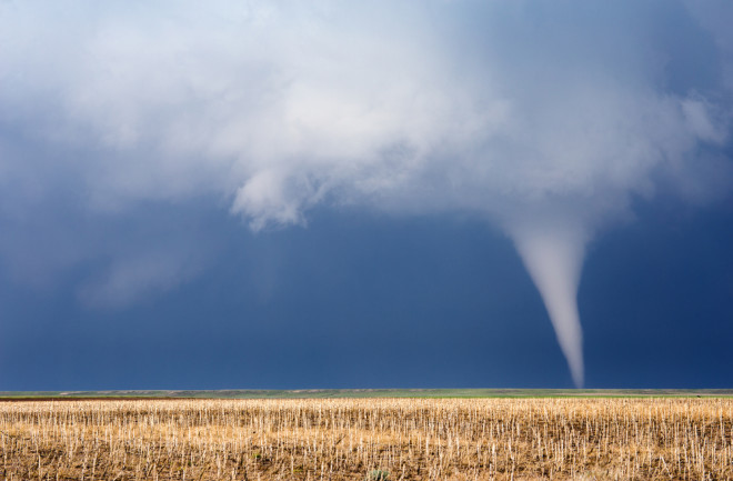 tornado-in-dead-field